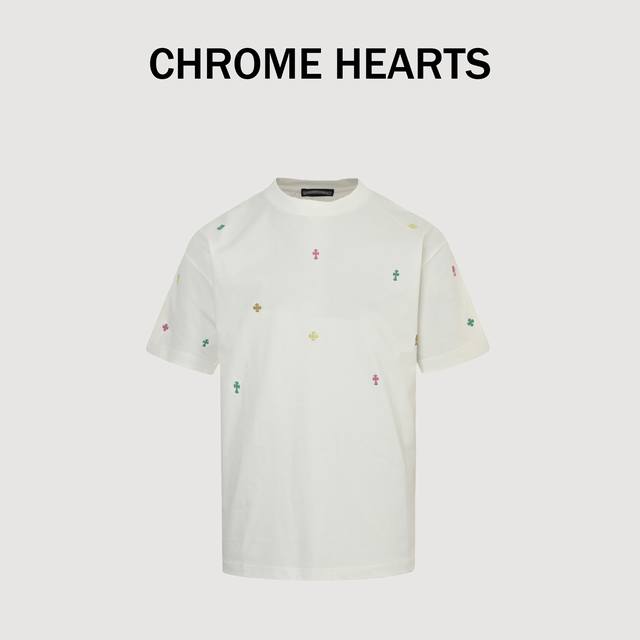 Chrome Hearts 克罗心 25Ss 彩色铆钉十字架镶嵌短袖T恤 奢华暗黑高街，哈雷摇滚朋克精神， 彩色铆钉十字架组合，全手工镶嵌制作，沉甸甸的质感，