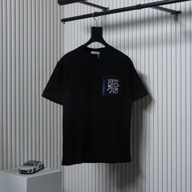 Loewe 罗意威 25Ss 昂跑联名口袋印花短袖昂跑 罗意威联名款户外口袋T恤 ，机能美学，细节至上，无缝衔接户外与都市，探索无界可能昂跑与罗意威的联名款户外