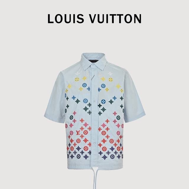 Louis Vuitton 路易威登 25Ss 老花刺绣镂空短袖衬衫 Lv新款短袖衬衫取材顺滑棉质府绸，依托英式刺绣工艺为 Monogram 花卉融入色调，与散