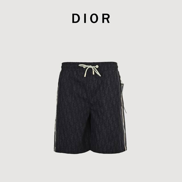 Dior 迪奥 侧边字母织带短裤 面料采用360克刷毛面料，订染颜色后整蚀毛处理，对照原版做丝滑超柔处理，布面肌理股线清晰明显，垂感一级棒，做工精致都到达外贸出