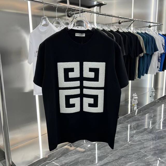 Givenchy纪梵希 Ss新款大Logo印花情侣休闲短袖T恤 定制面料220克双纱！ 正确版本 男女同款 超级显眼 超级好看 超级大气！ 颜色：黑色