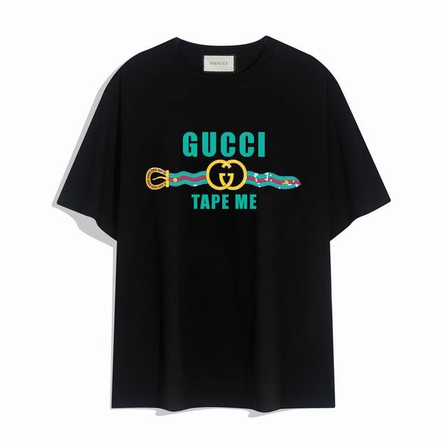 Gucci 新款腰带字母短袖T恤,简单的设计看起来特别大方！版型剪裁特别有讲究！上身很洋气显瘦内搭外穿都看高密针织圆领设计，平整简约！亲肤透爽！T恤面料的柔软性