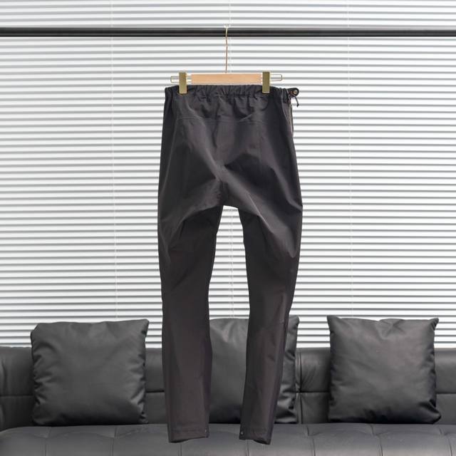 工厂P直供 Arcteryx 始祖鸟 全拉链冲锋裤 颜色：松珀绿 黑色 尺码：S-Xxl