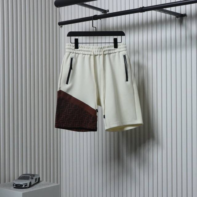 Fendi 芬迪 25Ss 压胶拉链口袋拼接双F织花短裤 定制面料采用威化布织法，超高端针织工艺，时尚拼接款，百分百纯棉空气层面料，细腻亲肤，舒适透气！裤腿定织