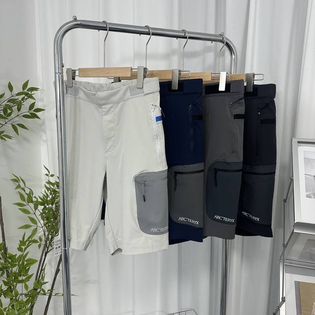 工厂P直供 始祖鸟户外机能口袋短裤System-A 户外机能短裤它是可以被定义为一条‘皮肤裤’，防晒抗撕裂，整条裤子包括腰部全带弹力，让你切身体会到什么叫薄而不