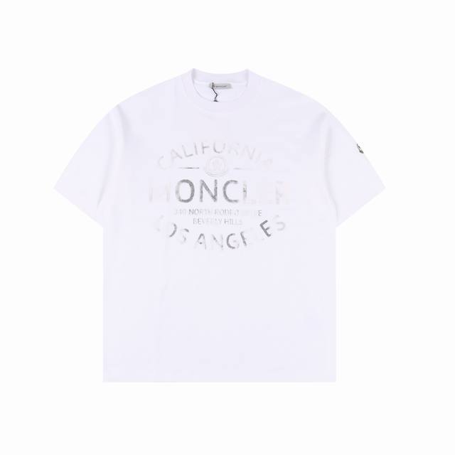 Moncler 蒙口 24Ss 斑驳做旧渐变字母印花短袖 专柜定制40支双纱精梳纯棉面料，水洗后成衣克重高达300G爽滑手感，不易缩水变形，质感满满。采用弹力胶
