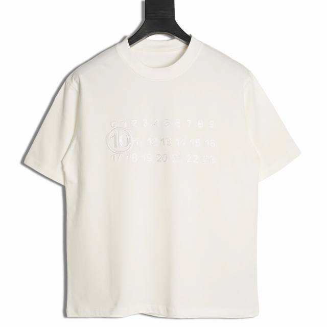 Maison Margiela 马吉拉 25Ss 刺绣字母短袖T恤 面料定织定染280G32支双纱面料，宽幅领口螺纹300G1*1全棉螺纹，久穿不变形，面料从买
