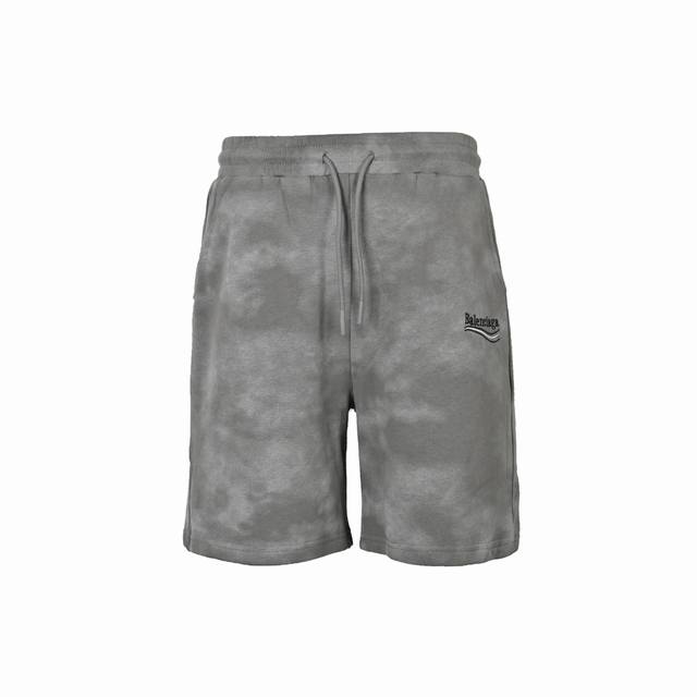 Balenciaga 巴黎世家 24Ss 刺绣可乐短裤 专柜大裤脚版型 380克洗水纯棉毛圈面料，手感舒适。 标志性可乐Logo刺绣工艺，简洁百搭。 细节还原高