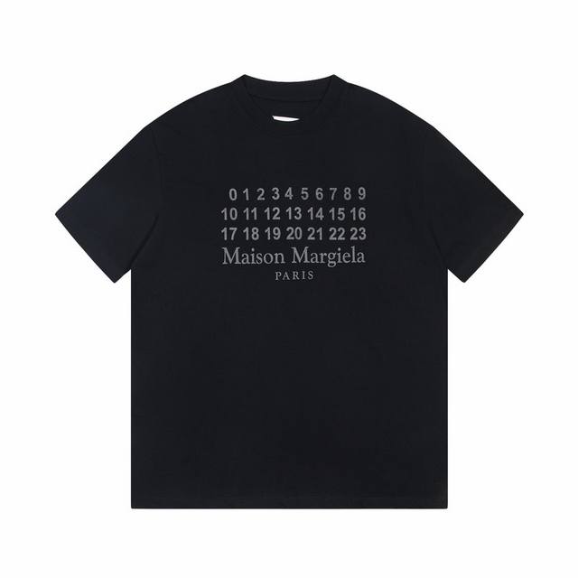 高版本Maisonmargiela 马吉拉 暗黑数字印花短袖，男女同款。 满满的高级感 性价比超高 手感超级柔软、细腻、柔软和不起球且不变形 G纯棉品质，后领标