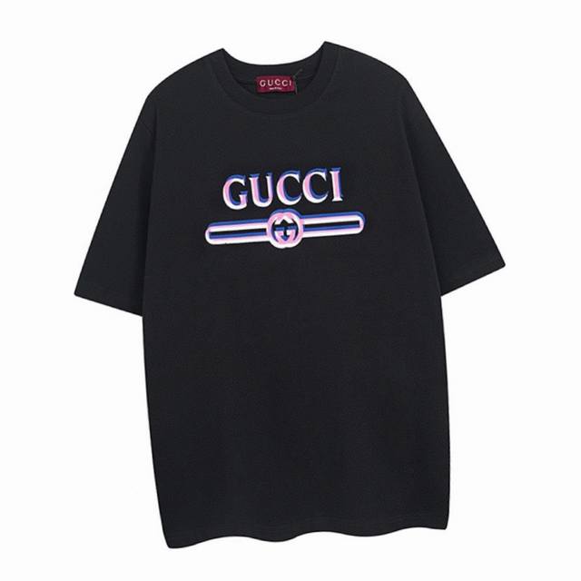 古驰 Gucci 夏季新品 重影腰带字母印花圆领短袖T恤，三色重叠呈现幻影效果，衣服偏厚使整体高透气和柔软性，男女同款。 Color：黑色 白色 Size：Xs