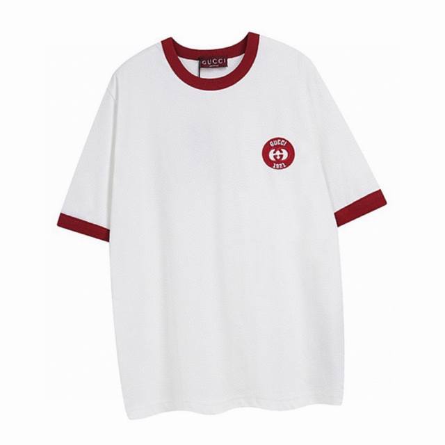 古驰 Gucci 夏季新品 经典刺绣红色领袖拼接圆领短袖T恤，精致工艺专柜面料，顶级元素融合打造，潮男时尚，无论是上身舒适度还是都是无可比拟的存在，可以说是夏日