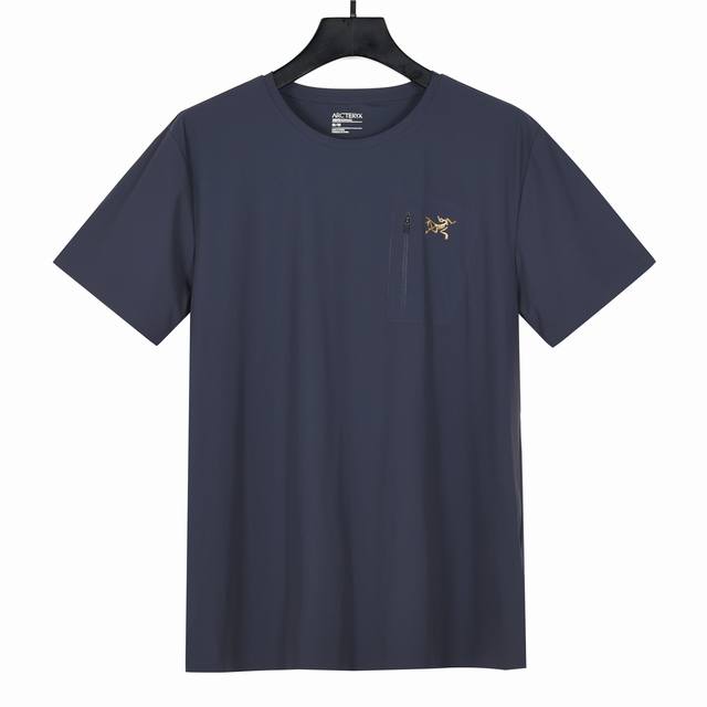 Arc'teryx 始祖鸟夏季速干无痕圆领短袖 冰丝锦伦面料，拉链口袋十拼接设计，官网一致 尺码：M一Xxxl 颜色： 白色 黑色 宝蓝