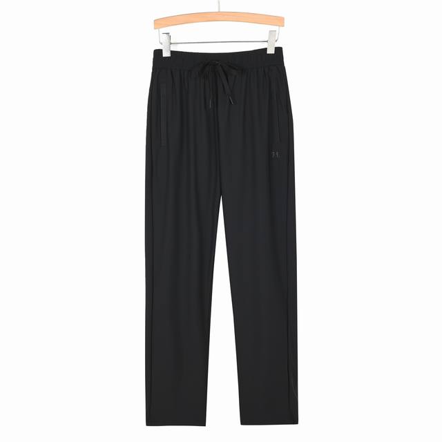 Kolon Sport 可隆户外夏季冰丝弹力速干直筒长裤！锦伦安踏条面料，拉链口袋。拼接设计！ 颜色：黑色 藏青尺码M-3Xl 此款裤子非常百搭，弹力腰围，加宽
