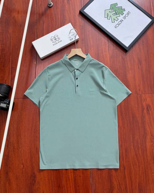 Kolon Sport 可隆户外 2025新款 运动速干舒适 轻薄透气 男女同款 休闲Polo衫 定制速干面料 领标吊牌主唛三标齐全 颜色：琥珀绿 尺码：M-X