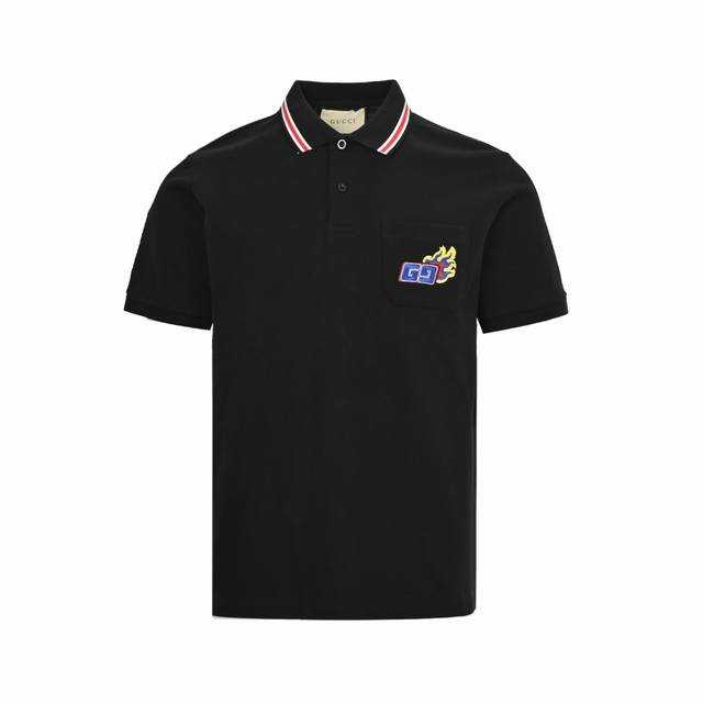 Gucci 古驰 24Ss 龙年限定口袋火焰刺绣Polo短袖 采用 %棉双面珠地面料，拆解纱线分析，订织蜂窝四角网眼胚布，衣领为双系统提花定织扁机制成，有弹性，
