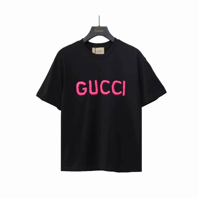 实拍细节图+尺码表 Gucci 古驰 粉色Logo刺绣圆领短袖 定织克重230针织棉，21支有机麻棉混纺面料，原身布切捆条做罗纹，原版定染颜色，采用进口田岛刺绣