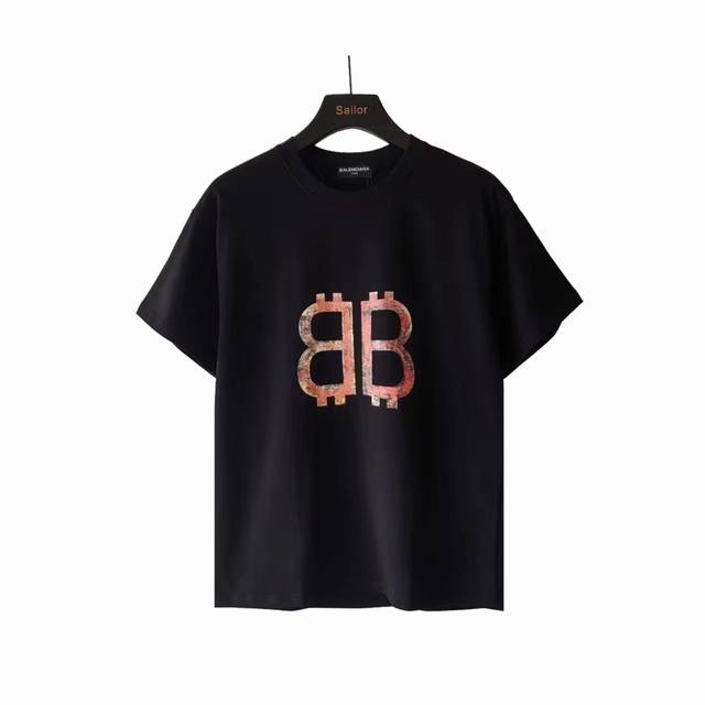 实拍细节图+尺码表 Balenciaga 巴黎世家 23Ss 双B前后字母做旧印花短袖 面料采用纯棉精梳棉面料，涂鸦喷印效果，全身磨破仿旧工工艺，上身效果宽松休