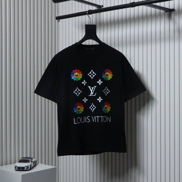 Louis Vuitton 路易威登 25Ss 村上隆太阳花短袖 面料采用定制240G 26支特滑双股精棉平纹高密无尘全棉布料。前幅高密度加厚，走线平整，代工品