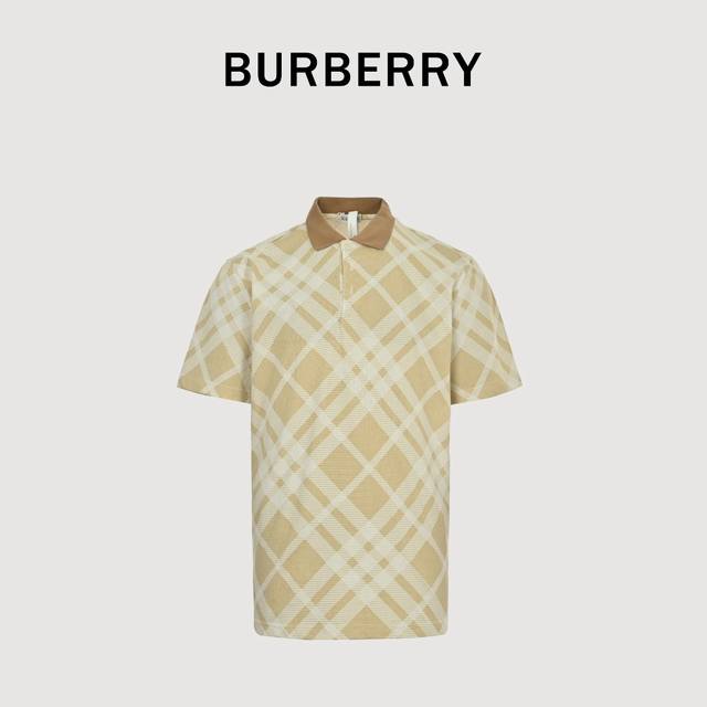 Burberry 巴宝莉 新款格纹短袖Polo衫 选用棉质珠地网眼布打造，定制材质 G长绒棉，衣领为双系统提花定织扁机制成，有弹性，不变形，衣服全部原生布捆边，