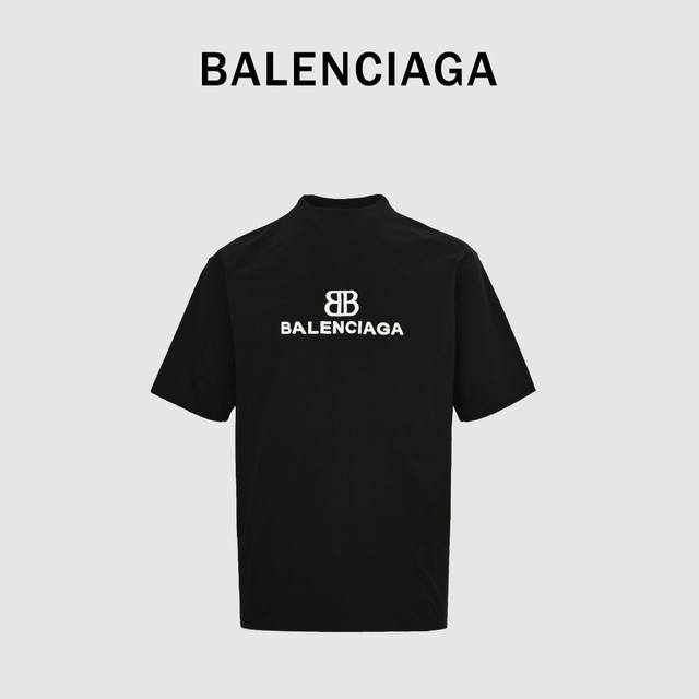 巴黎世家 Bb前后刺绣套头短袖 宽松版型 男女同款 黑色 尺码: Xs. S. M. L. Xl 刺绣： 直线挺直，曲线圆顺；针迹整齐，边缘无参差现象；绣面平服