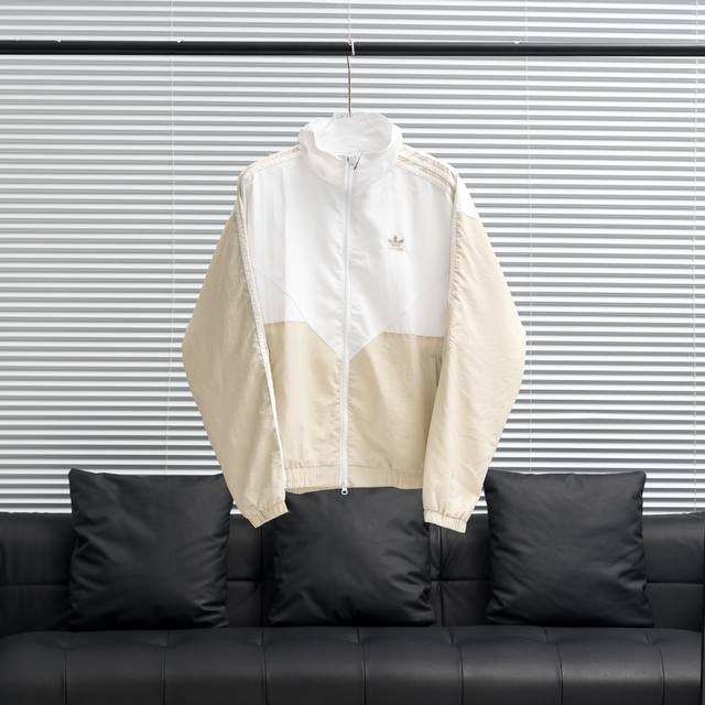 工厂P直供 Adidas丨三叶草3116刺绣拼接立领风衣 尺码：S-Xxl 配色：黑色 黑绿 亮白 矾士棕