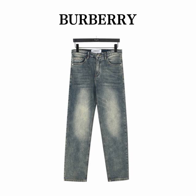 Burberry 巴宝莉 后袋麦穗战马牛仔裤 今年为止做的最牛逼的牛仔裤，重度水洗工艺，暗藏玄机的细节非常多，这次主推的裤子无论是版型还是上身都太完美，不如去做