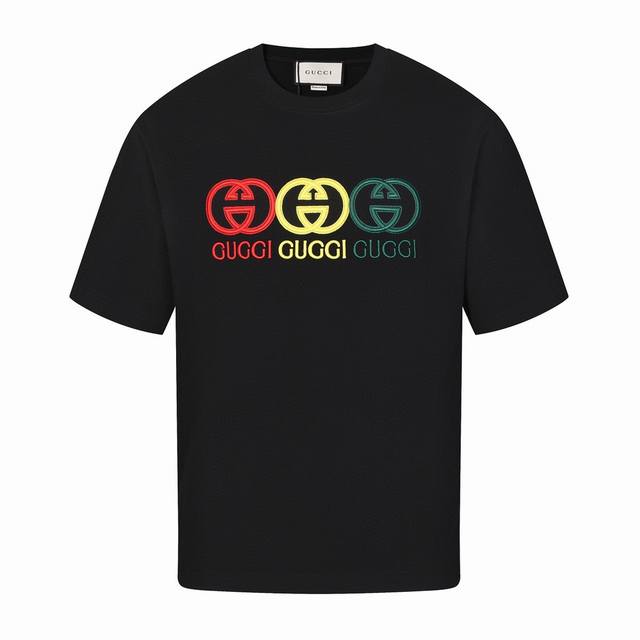 古驰 Gucci 夏季新款 红黄绿三色刺绣字母圆领短袖T恤 顶级制作工艺进口面料，260克洗水面料，手感细腻，胸前的立体刺绣工艺很重工，正面饰有Gucci标识刺