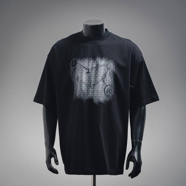 Maisonmargiela 马吉拉 25Ss 数字连线印花短袖T恤 Logo标识精致升级，灵感源自八十年代复古原版面料官方同款短袖T恤 定制280克同缸染面料