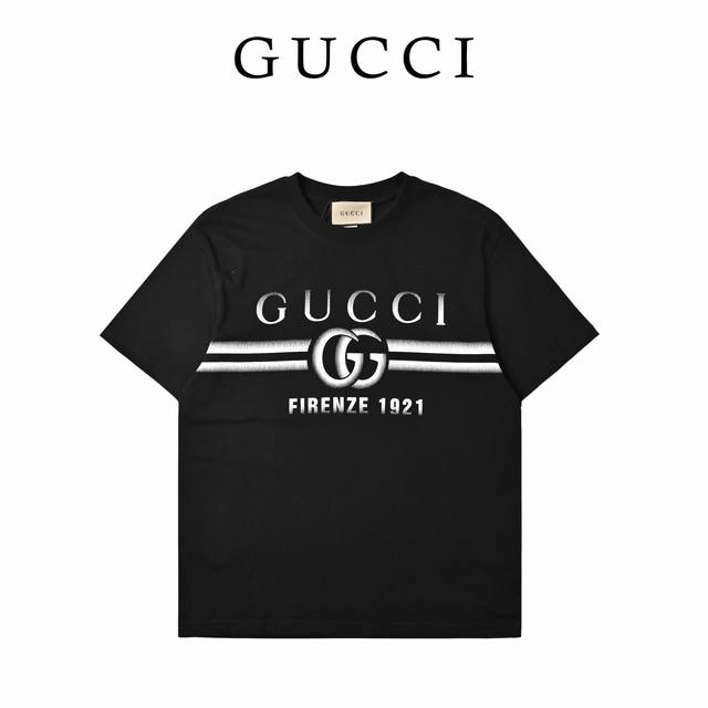 Gucci新品！早春系列高克重短袖 选用客供定制针织 %纯棉面打造,面料手感细腻，厚实有质感的纯棉布 高密度的机织工艺，如棉絮般柔紧致舒适 有挺括感，上身十分显
