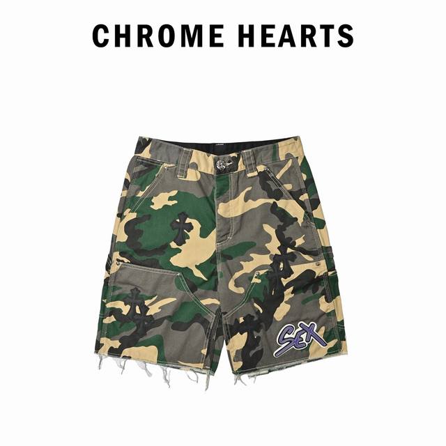 Chrome Heart 克罗心 迷彩套装牛仔短裤 洛杉矶代购2980美刀购入开发，本款采用定制军用帆布面料，根据原版1:1还原版型，匹布印花迷彩图案。胸口Se