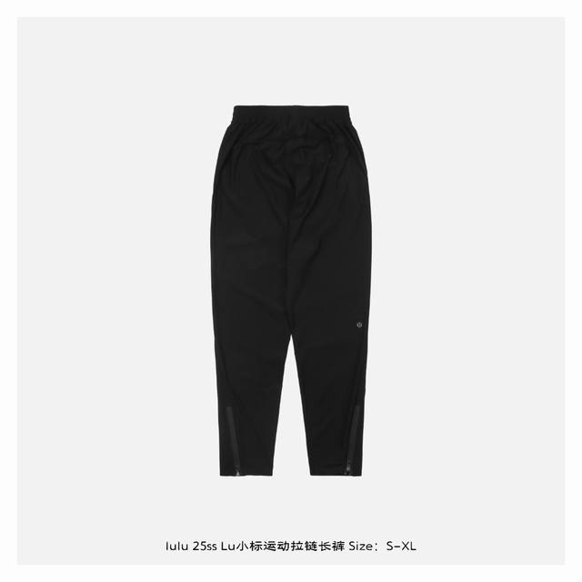 Lululemon 露露 25Ss Lu小标运动拉链长裤 原版1 购入，采用大厂索罗娜生物基纤维面料，成分为79%聚酯纤维21%氨纶，属于运动科技面料标配，这种