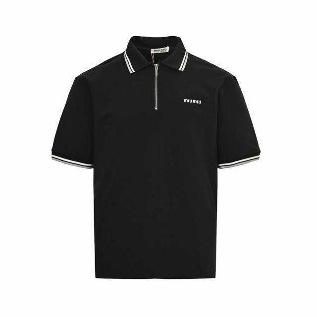 Miu Miu 缪缪 25Ss 半拉链徽标刺绣Polo短袖 客供精仿棉打造珠地材质面料,夏季新款T恤翻领短袖Polo衫， 专柜定制面料 透气舒适度高，细节无可挑