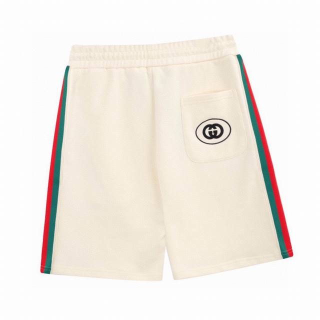 古驰 Gucci 夏季新款 侧边红绿条织带休闲短裤 定制纯棉面料 超级质感柔软透气 时尚男女同款休闲短裤 Color: 杏色 Size:Xs S M L
