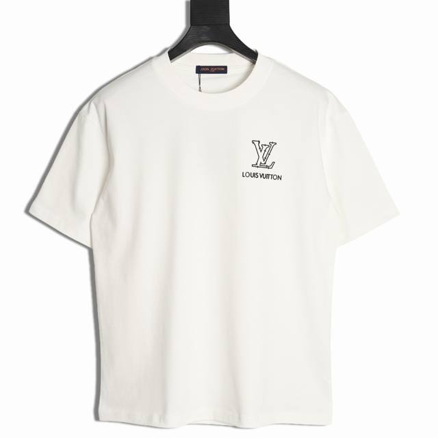 Louis Vuitton 路易威登 Lv 25Ss 划线Logo短袖T恤 面料采用定制240G 26支特滑双股精棉平纹高密无尘全棉布料。前幅高密度加厚，走线平