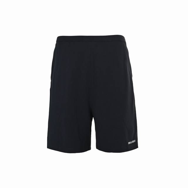 Miu Miu 缪缪 25Ss 小字母刺绣短裤 正品3989购入开发，双股精疏棉珠地布 克，进口刺绣，面料酵洗，定制1：1绳子，定制1：1商标，合身版型 Siz
