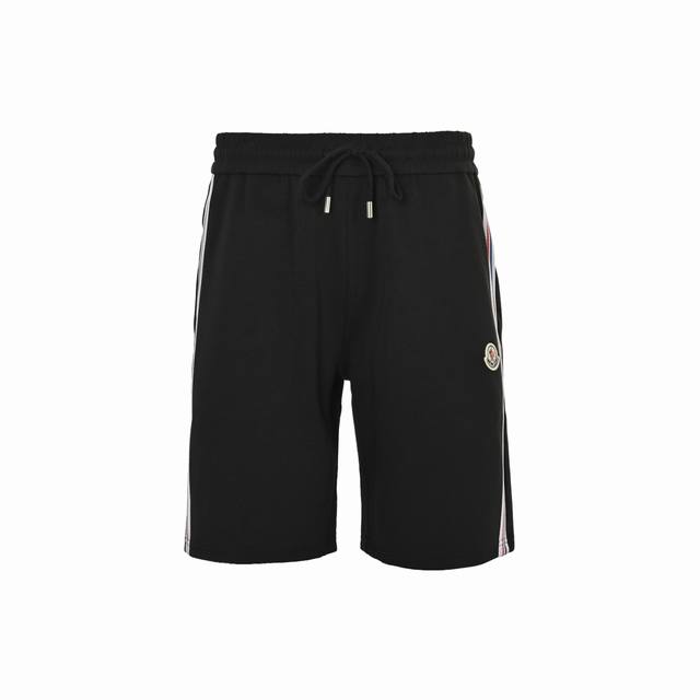 Moncler 蒙口 25Ss 徽标刺绣织带拼接短裤 采用重磅透气层面料，定织定染，高克重混纺科技面料，松紧弹力腰部抽绳， 侧边采用红白蓝织带拼接工艺，裤侧立体
