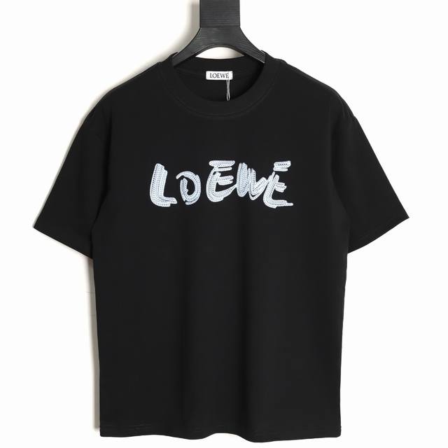 Loewe 罗意威 25Ss 虚线四叶草短袖T恤 面料采用定制240G 26支特滑双股精棉平纹高密无尘全棉布料。前幅高密度加厚，走线平整，代工品质，全套定制辅料