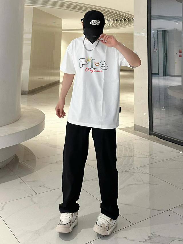 Fila斐乐春夏新款图案印花休闲宽松情侣款 短袖T恤，纯棉螺纹领口，宽松版型！版型超正！宽松舒适！情侣款百搭首选！ 颜色: 黑色 白色 尺码：S-3Xl