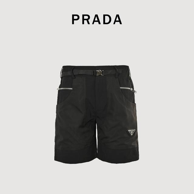 Prada 普拉达 侧尼龙口袋工装棉质短裤 面料采用高克重罗马布，舒适度高且透气，档上假门襟，买原版才捕捉到的细节，两侧有工字贴袋，口袋面料是再生尼龙面料，上下