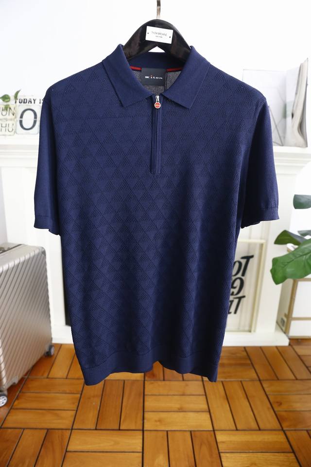 Kiton. 25夏季新品专柜官网同步发售！时尚男士翻领针织衫！奢华经典品牌原版五金拉链配搭精致Logo设计辅料全部原版定制出品，贸易公司真品订单。高级定制进口