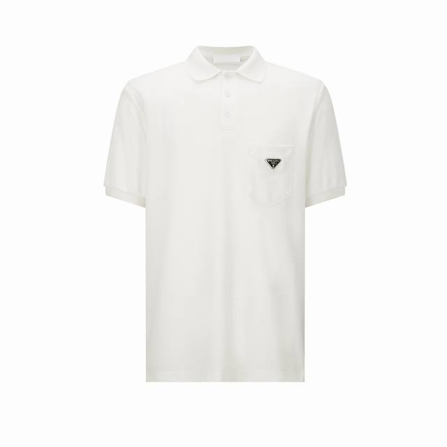 原版开发 顶级版本』 Prada 口袋钢标Polo衫 面料：采用60支柔棉双股珠地 . 螺纹：采用1*1丝光棉. 工艺：普洗 固定衣服版型 增加衣服手感. 做工