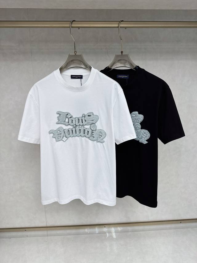 Lv 2025Ss春夏最新款短袖T恤，手感柔软，穿着舒适，做工精细.上身效果无敌帅气，码数 M-3Xl