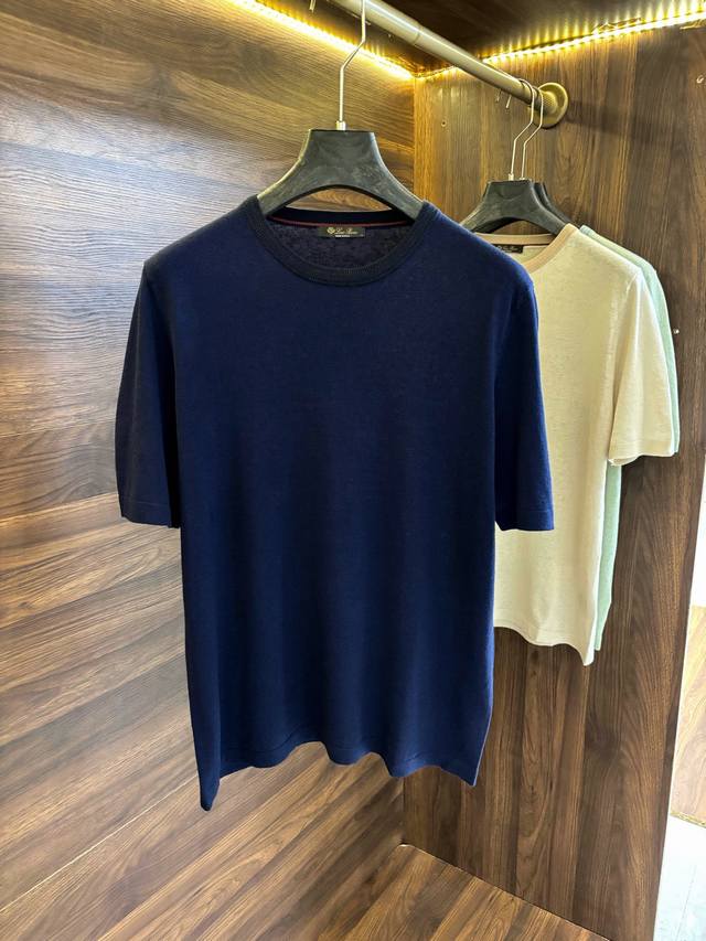 New# Lp 诺悠翩雅 亚麻短袖针织衫，这款面料既有天然材质的健康亲肤特性，又有合成纤维的实用性能。圆领拼色设计设计既经典又百搭，不会过于夸张也不会太过保守。