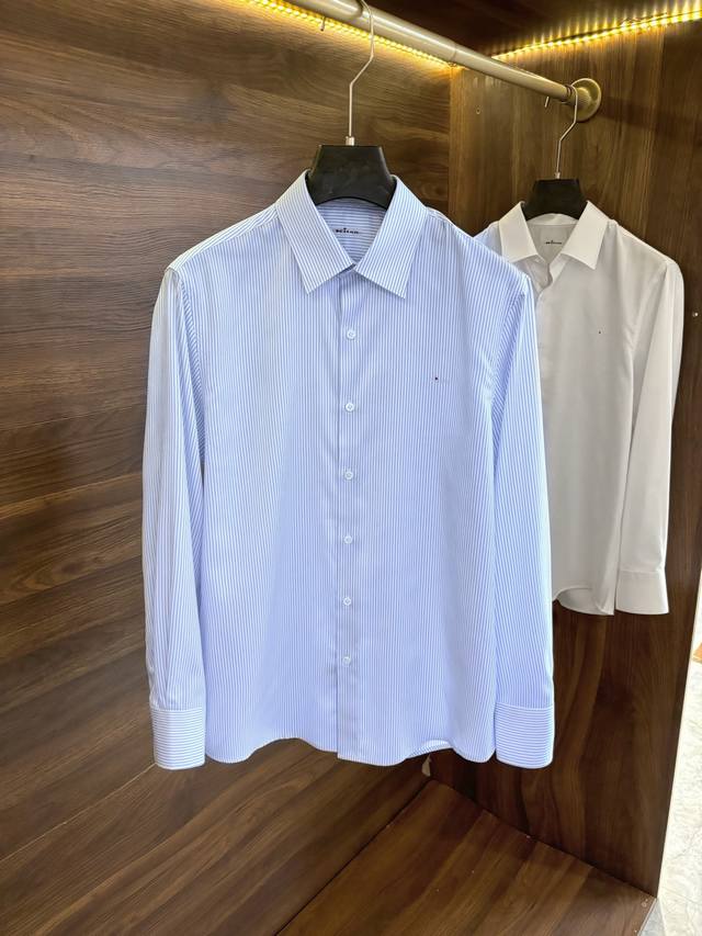 New# Kiton 奇顿 男士高端商务休闲条纹长袖衬衫，这款衬衫融合了传统工艺与现代设计，为您呈现出一个充满个性与魅力的时尚形象。条纹衬衫作为公认的时尚单品，