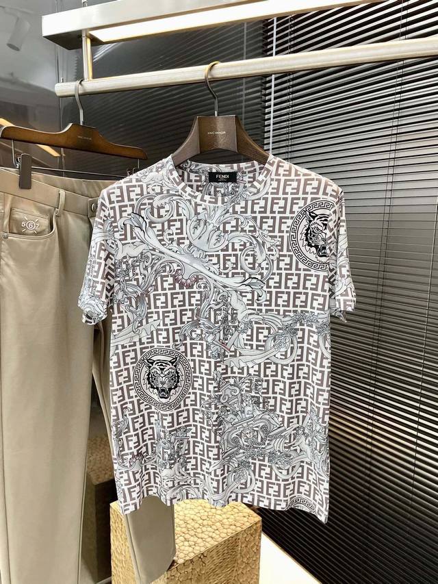 Ver范思哲联名芬迪2025Ss新款3D数码印花T恤，顶级休闲风，专柜有售，顶级品质，耐穿又舒适，码数M-3Xl 最大穿190斤