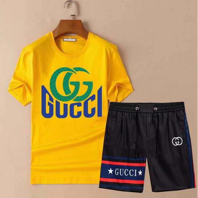下单麻烦报身高体重 Gucci 古驰 春季新款最新品短袖套装，专柜同步有售，原单狠货，时尚 进口原版科技面料，上身舒适透气，原版定制五金辅料，上身帅气有型，三标