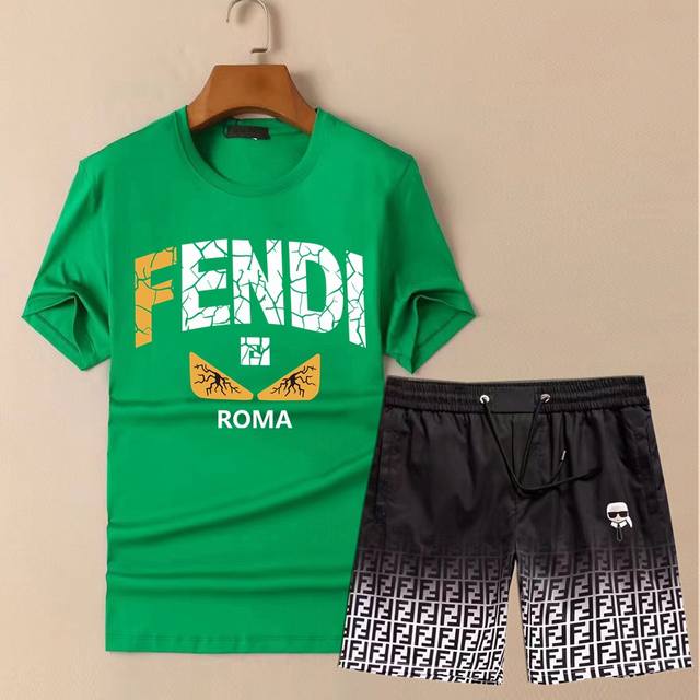 下单麻烦报身高体重 Fendi 芬迪 春季新款最新品短袖套装，专柜同步有售，原单狠货，时尚 进口原版科技面料，上身舒适透气，原版定制五金辅料，上身帅气有型，三标