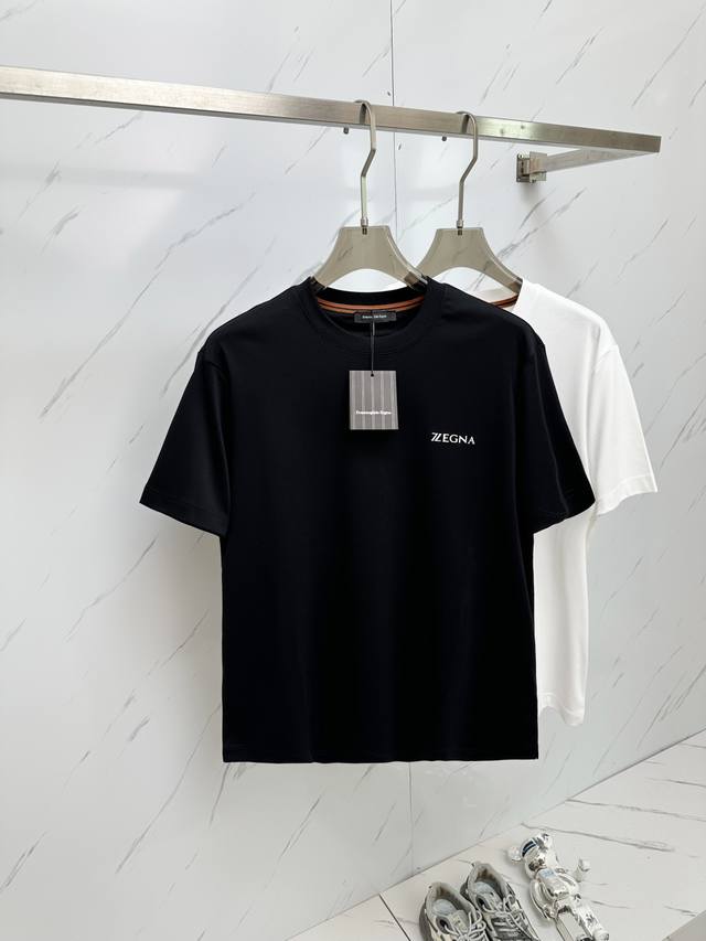Gucci 2025春夏新款男士圆领短袖T恤 专柜同步售卖，高端品质 高版本 经典字母Logo设计 定制进口100%纯棉面料 手感柔软细腻 穿着亲肤舒适又透气，