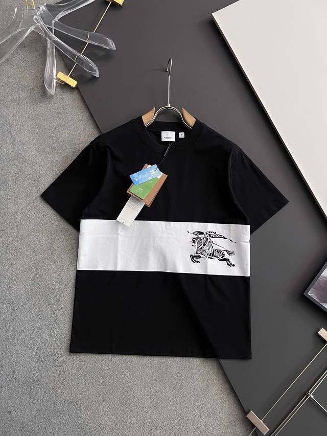 2025独家 新品！Bur*爆款 美国杜邦公司所罗纳面料黑科技 爆款现货春夏短袖，简约基础衣橱神器， 休闲百搭必备款 做工走线质感一流，三色推荐 修身版型 码数