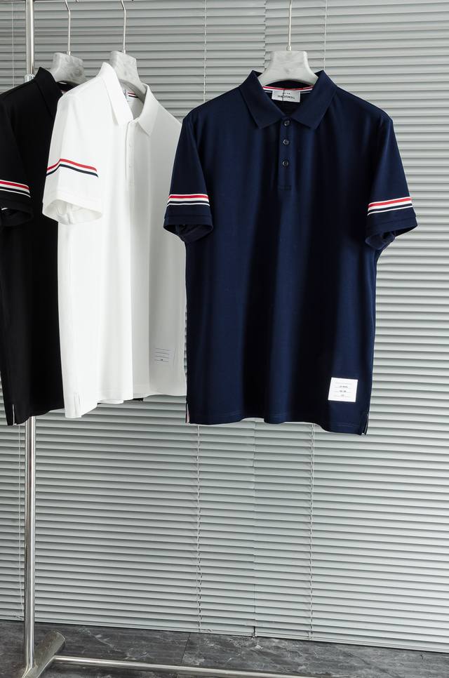 New# Tb 2025 男士商务休闲纯色翻领短袖Polo衫#客供进口100%珠地棉面料，甄选上等长绒棉花原料，面料属性皆为上乘，网眼结构细腻自然，经过水洗后，